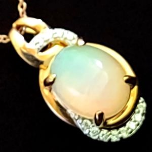 Gold Pendant / Vanilla Diamonds